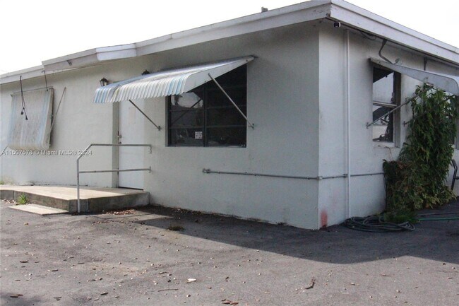 Building Photo - 26000 SW 183rd Ct