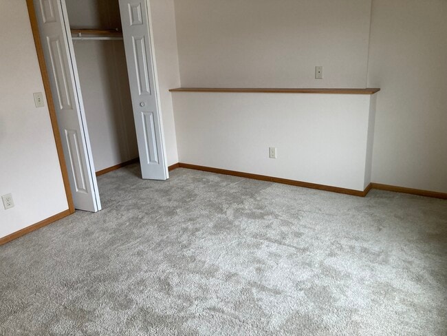 Foto del edificio - 4 Weaver Dr