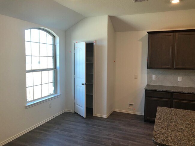 Building Photo - 16130 Barge Way