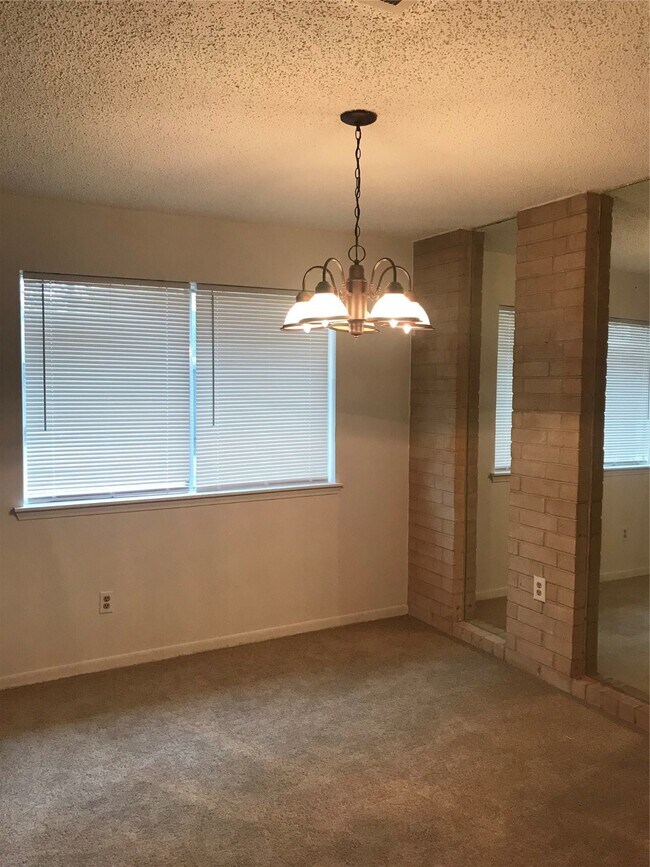 Foto del edificio - 13131 Ellesmere Dr