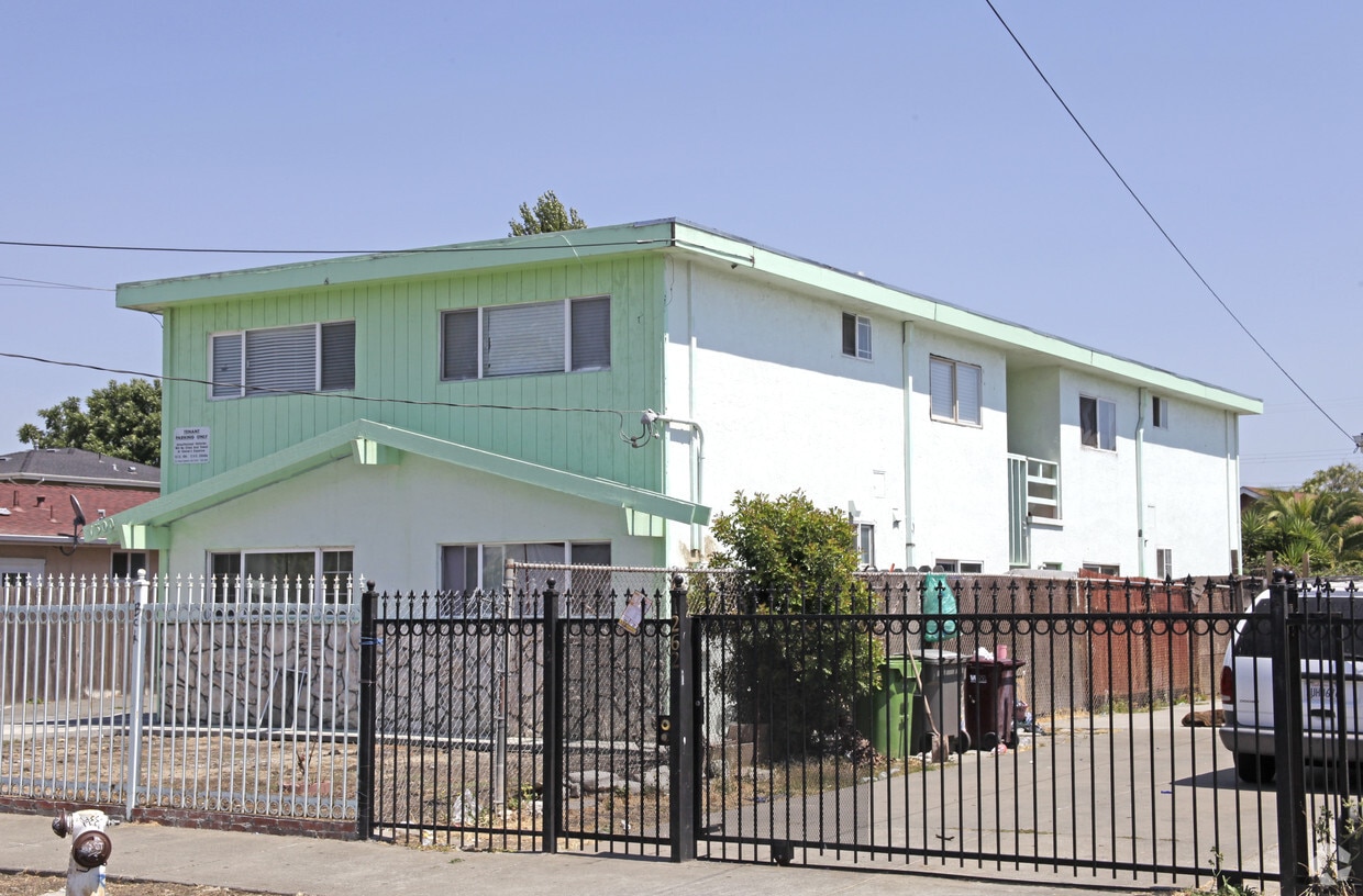 Building Photo - 1300 81st Ave