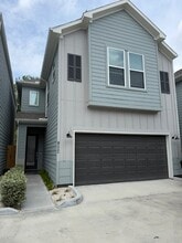 Building Photo - 8111 Esther Acres Ln