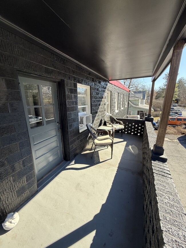 Building Photo - 6921 Urner Ave