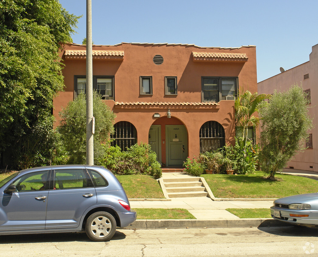 Building Photo - 1406-1408 N Formosa Ave