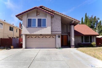 Building Photo - 32953 Regents Blvd