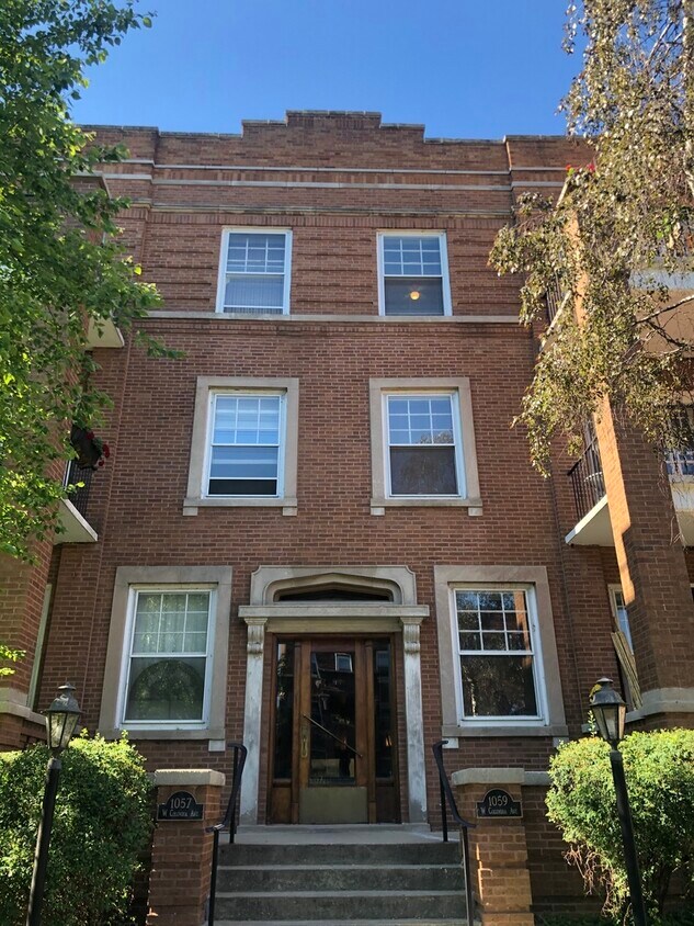 Primary Photo - 1057 W COLUMBIA Ave