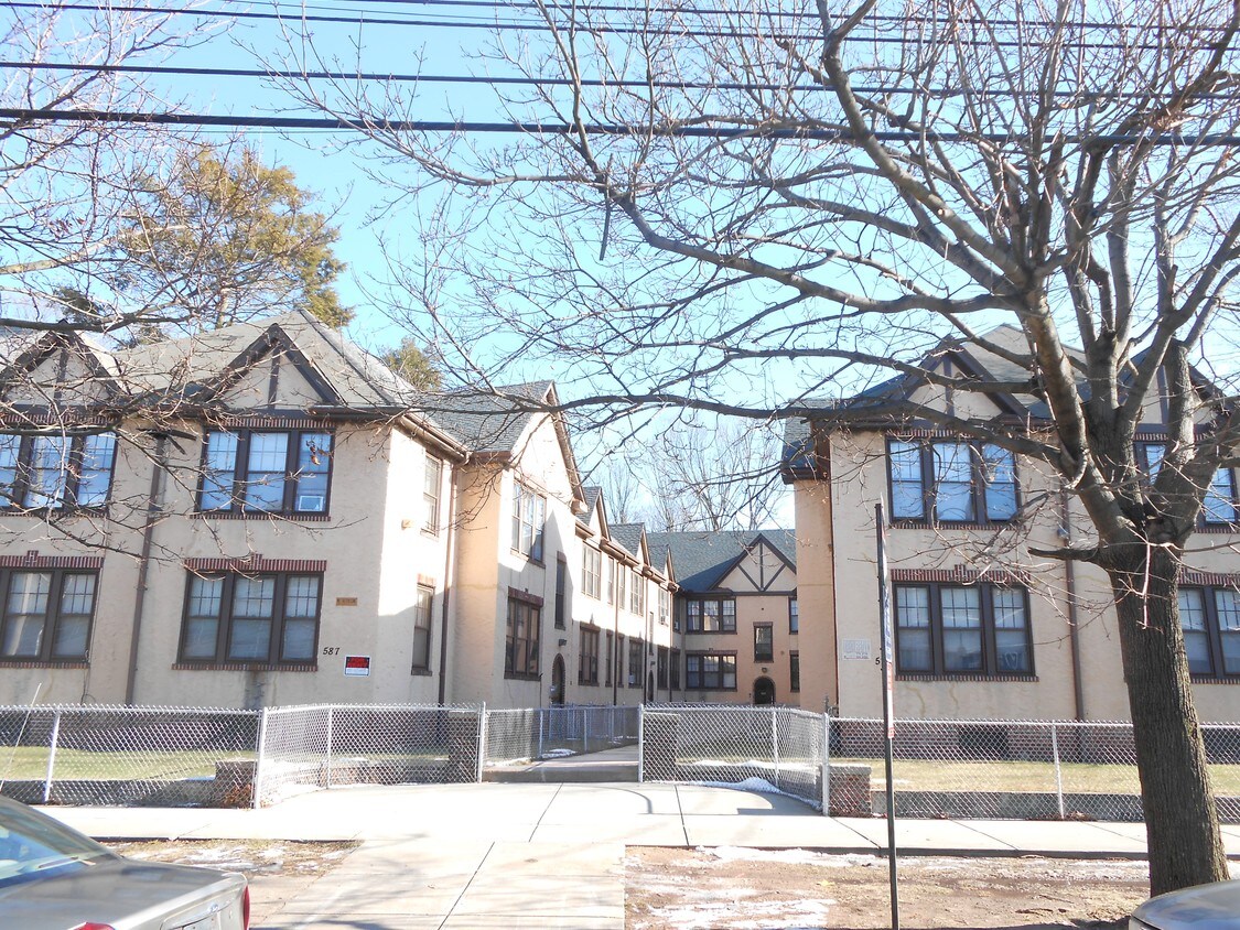 579587 Dixwell Ave, New Haven, CT 06511 Apartments in New Haven, CT