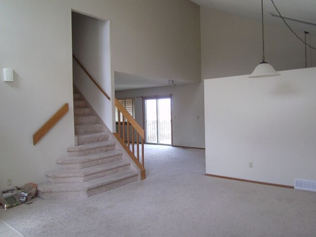 Building Photo - 525 Sinton Ave