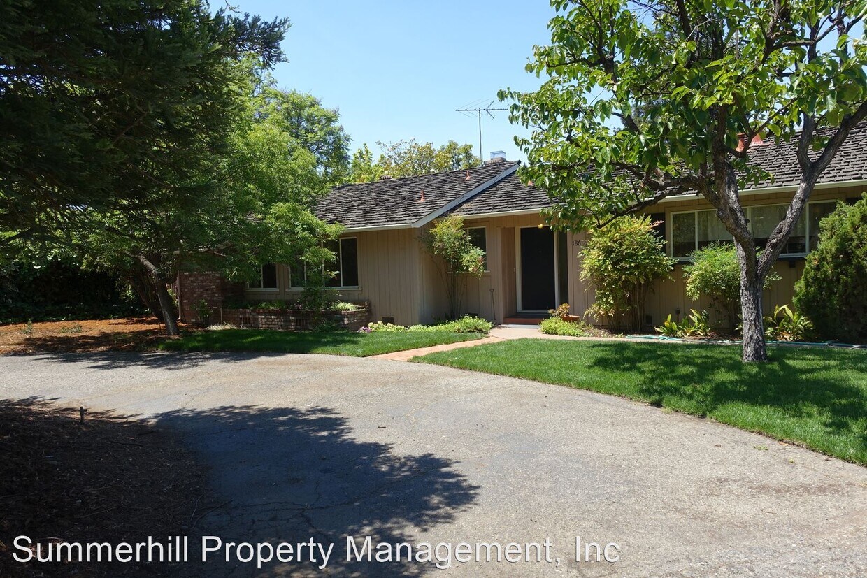 Foto principal - 4 br, 2.5 bath House - 186 N. Avalon