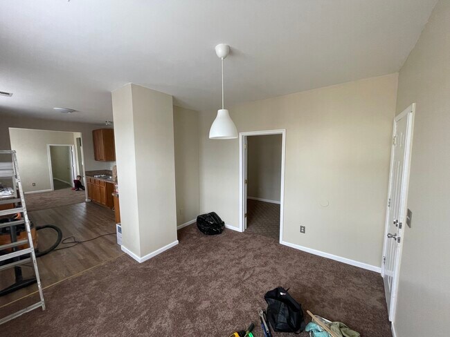 Building Photo - 357 Grove St