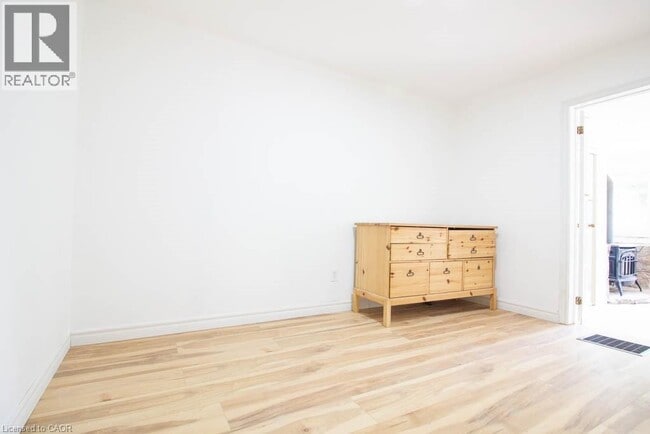 Building Photo - 30 Eastvale Pl