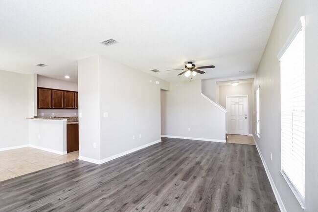 Building Photo - 1021 Seminole Sky Dr