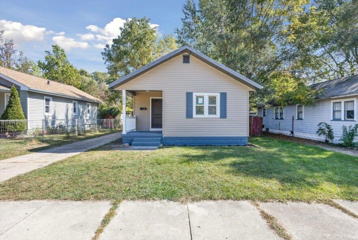 Primary Photo - 1310 S 30th St