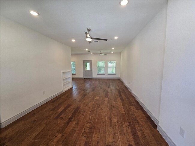 Foto del edificio - 2105 Tiger Trail