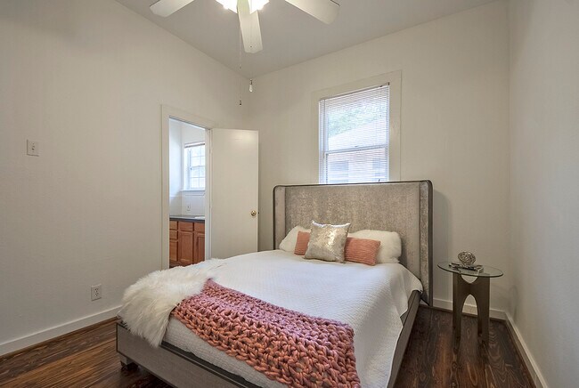 Foto del edificio - 822 Haines Ave