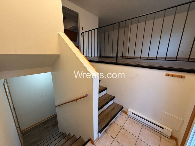 Foto del edificio - 11923-11925 Railroad Circle