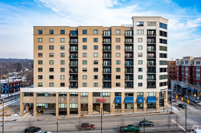 Building Photo - 111 N Ashley St