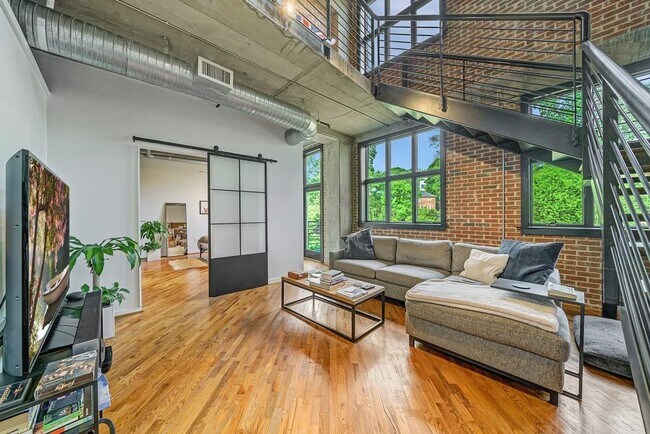 Foto del edificio - 640 Glen Iris Dr NE