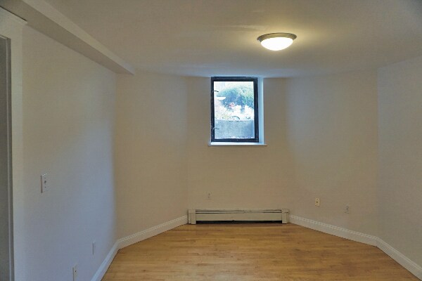 Foto del edificio - 975 Norwest Dr