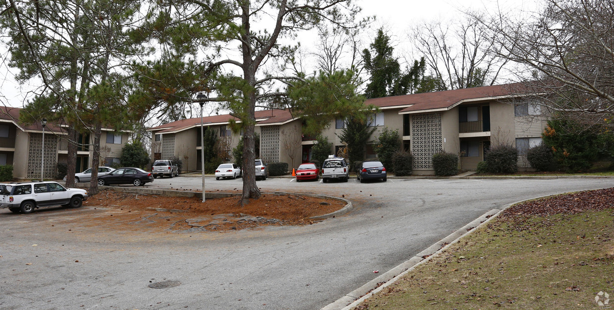 Building Photo - English Village Apartments