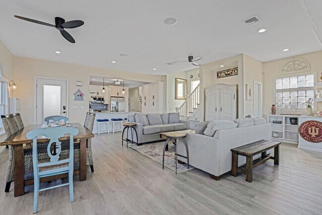 Building Photo - 76 Creek Rd