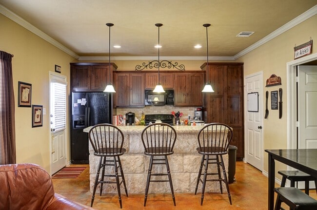 Building Photo - JULY 2026 PRE-LEASE Spacious 4 Bedroom 4 Bathroom Home