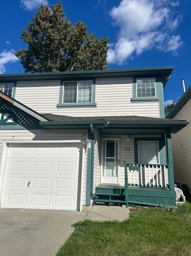 Photo du bâtiment - 2 Bed 2.5 Bath Unit in Edmonton, AB
