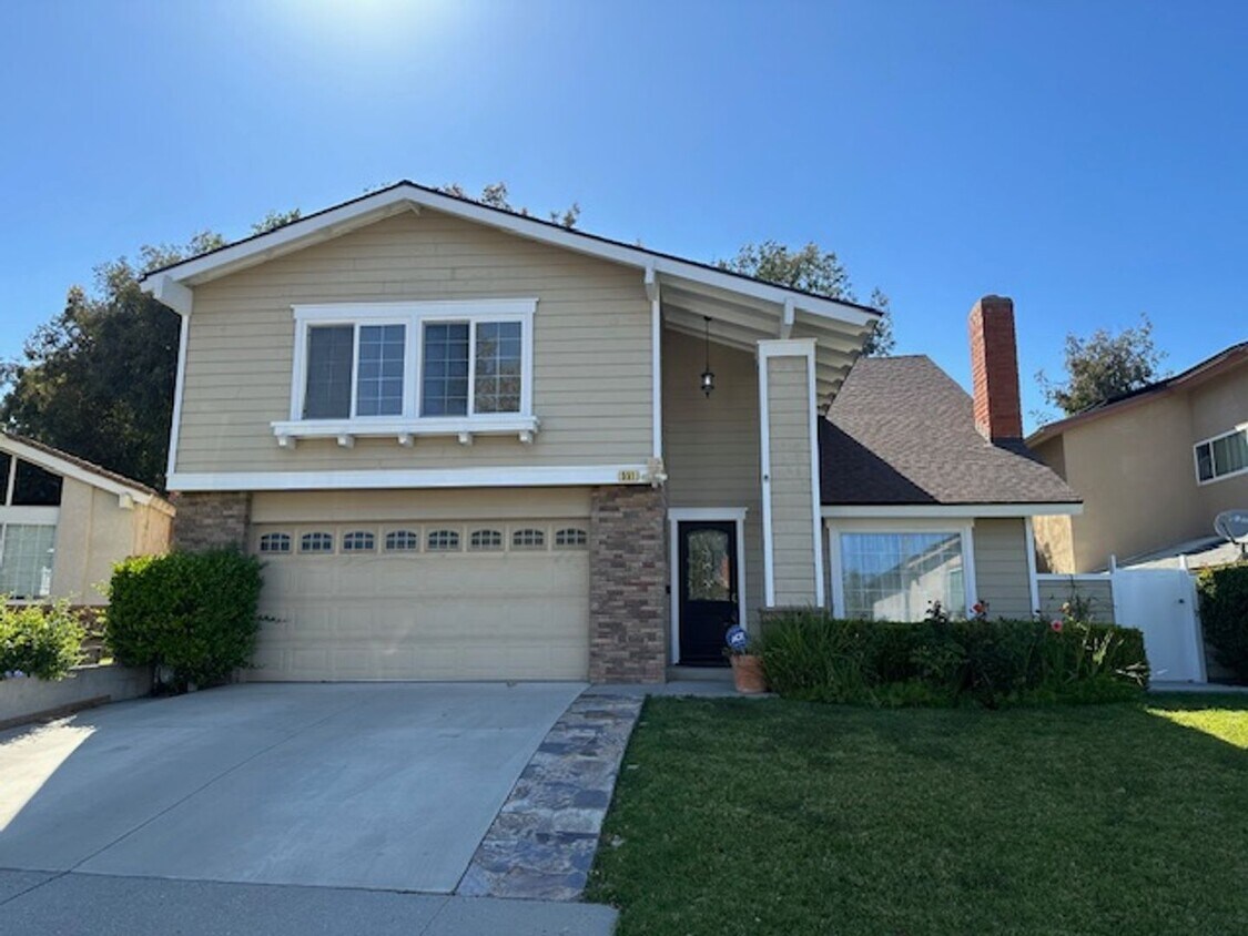 Foto principal - Stunning Newbury Park Home in model condit...
