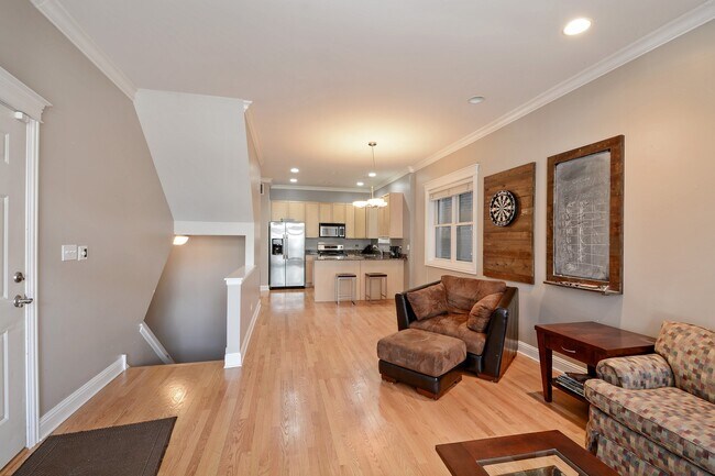 Foto del edificio - 1528 N Hudson Ave