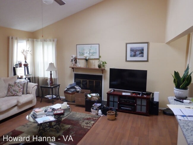 Building Photo - 2 br, 1 bath House - 1424 Lake Geneve Drive