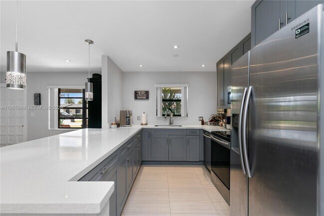 Foto del edificio - 9981 SW 13th Terrace