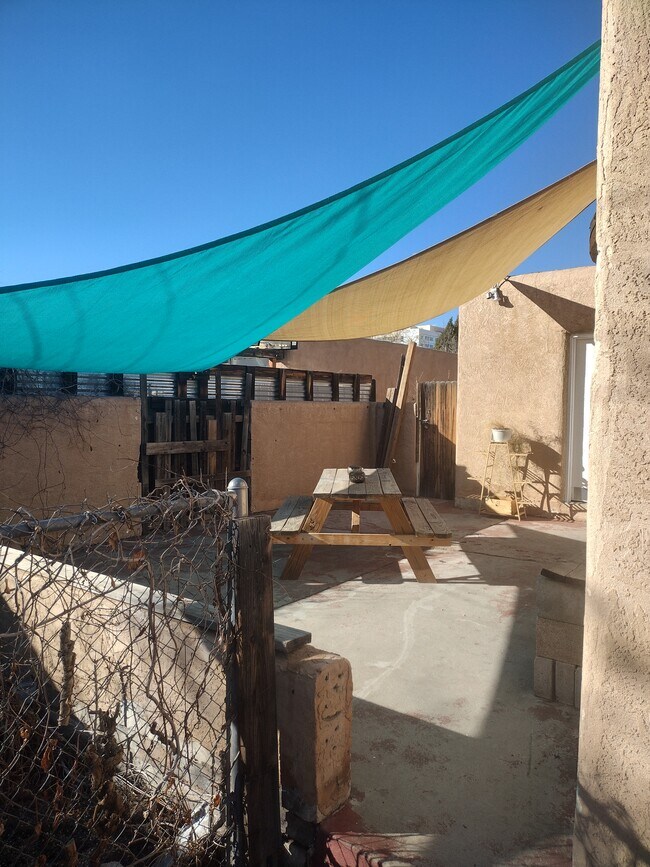 Building Photo - 1204 Coal Ave SE