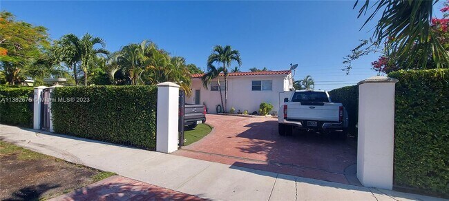 Foto del edificio - 8105 SW 17th Ter