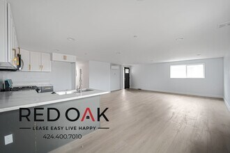 Building Photo - 3301 Obama Blvd Building Photo - 3301 Obama Blvd