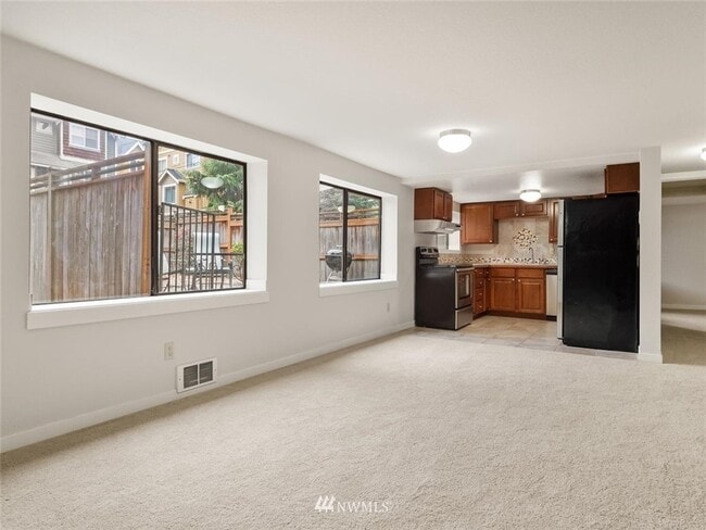 Living Room - 740 N 94th St