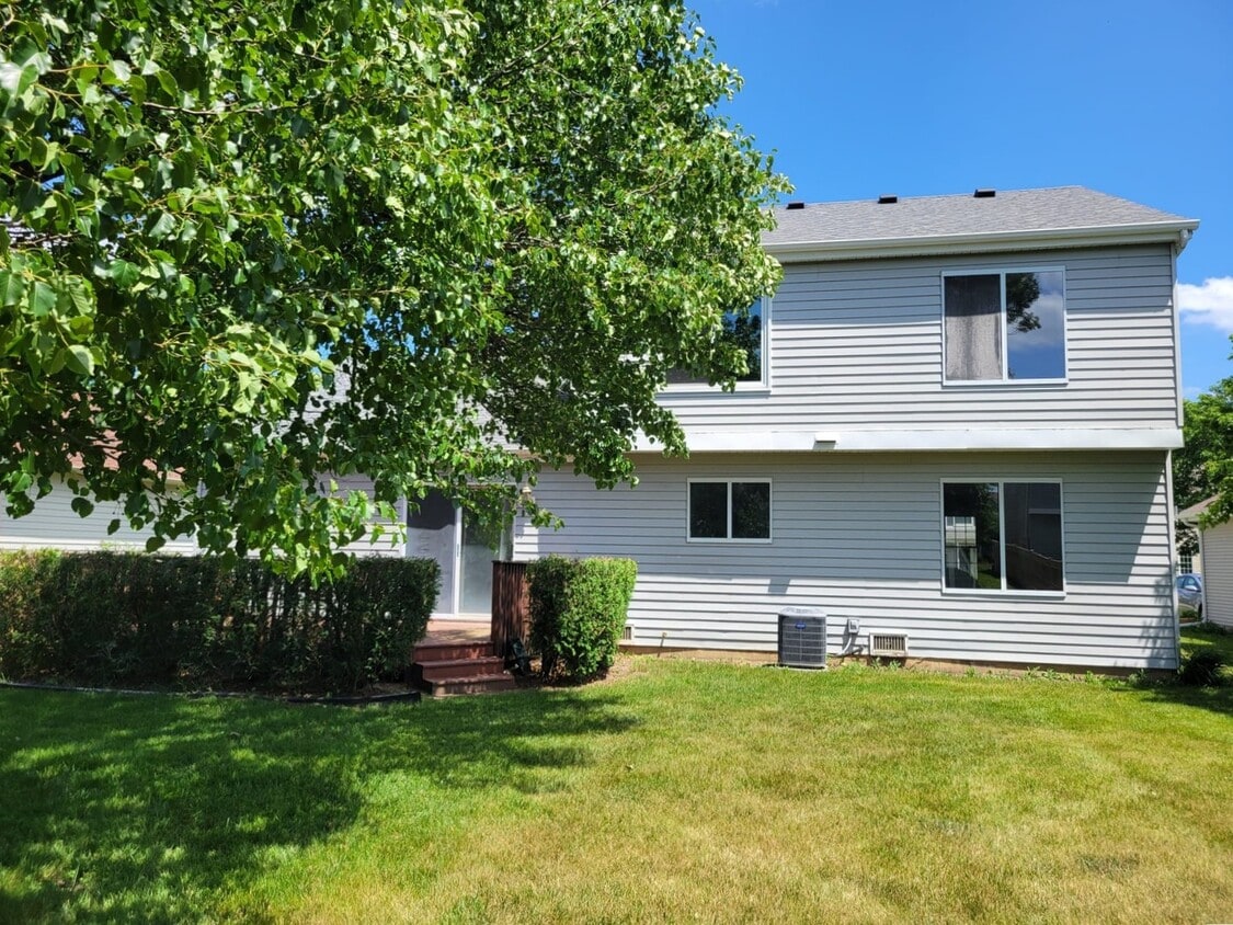 Building Photo - 242 Stafford Dr