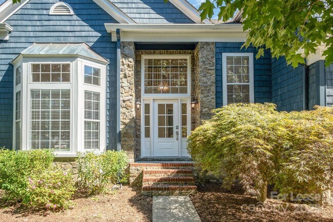 Building Photo - 111 Monterey Dr