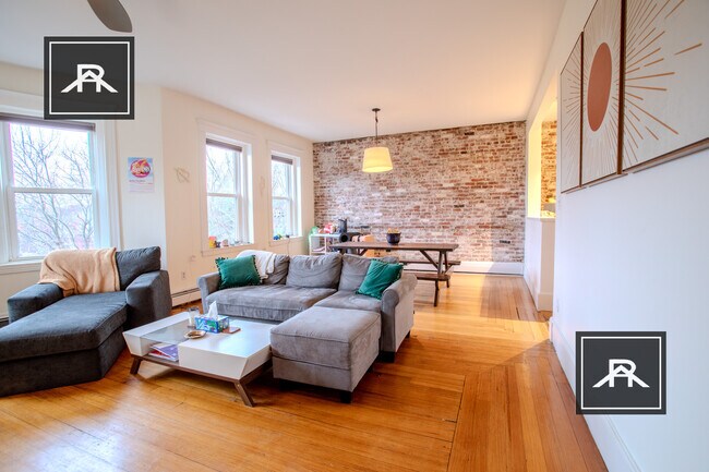 Building Photo - 256 Aspinwall Ave