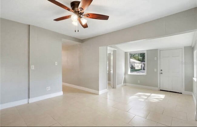 Foto del edificio - 8206 N Alaska St