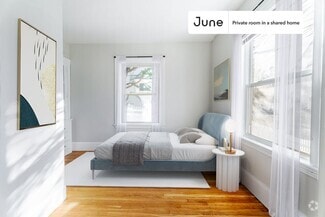 Building Photo - Private bedroom in 3 bed/1 bath Home