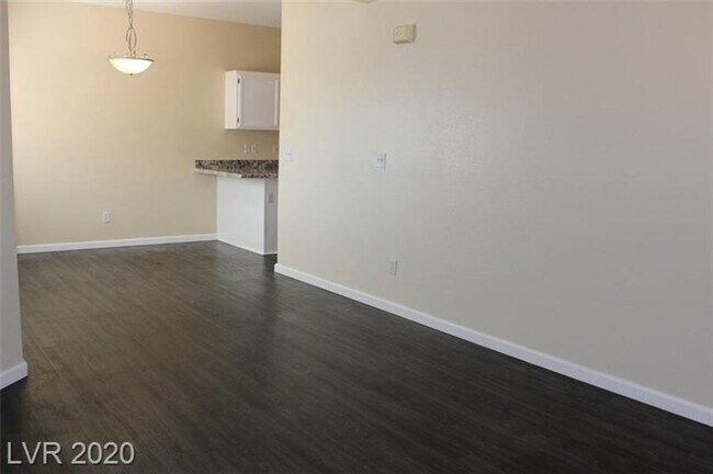 Foto del edificio - Bright & Beautiful 3-Bed Townhome with Bal...