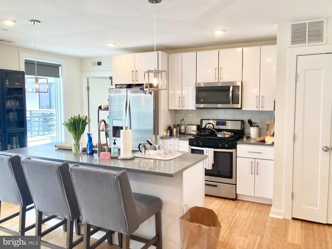 Foto principal - 1834 Vineyard St