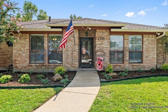 Building Photo - 2108 Winona Dr