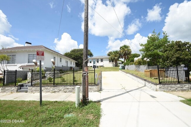 Photo - 403 N Oleander Ave Apartment