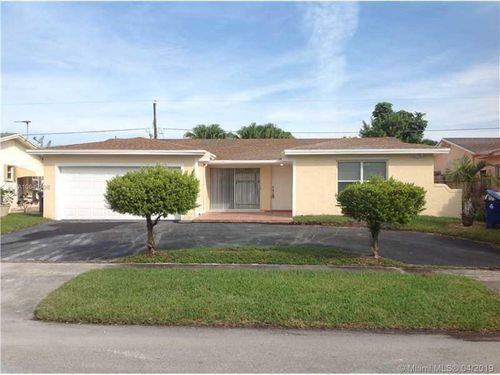 Foto principal - 9691 NW 24th St