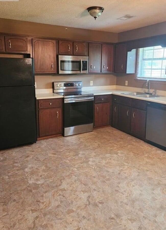 Foto del edificio - 1302 Loblolly Dr