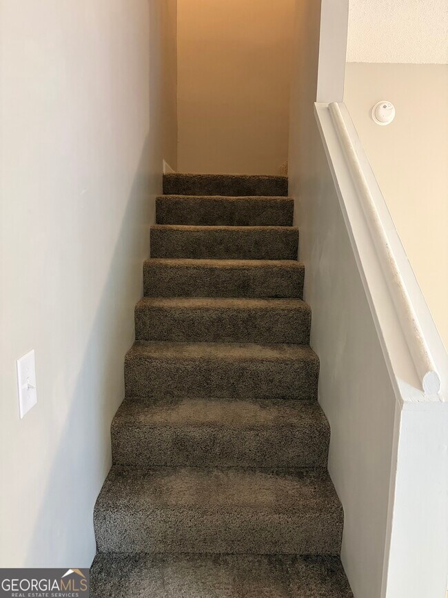 Foto del edificio - 724 Morningside Ln