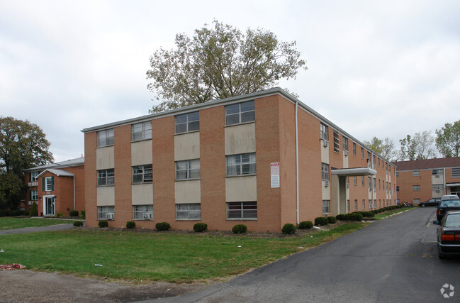 Building Photo - Riverview Plaza