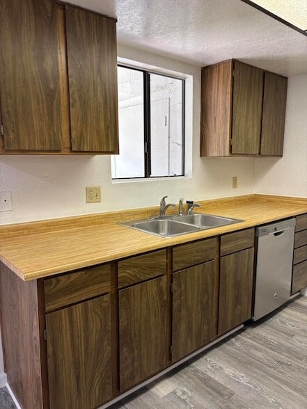 Building Photo - 5175 E Waverly Dr