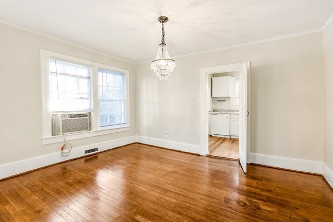 Foto del edificio - 2 Bed, 1 Bath Townhome in Haymount